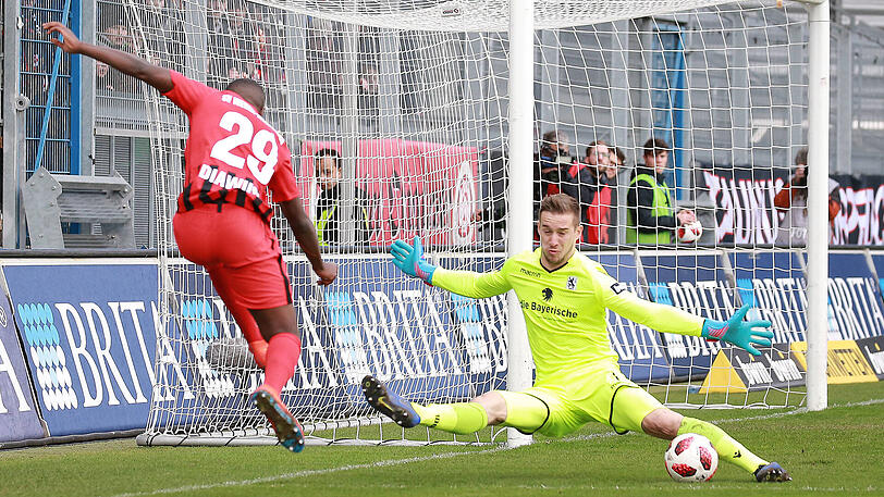 Für den TSV 1860 zur Stelle: Marco Hiller (re.).