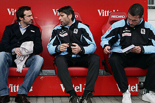 Der Sportdirektor, der neue Coach und der Ex-Cheftrainer (v.l.): Miroslav Stevic, Uwe Wolf und Marco Kurz.