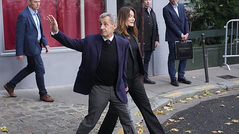 Sarkozy tritt seine Haft an.