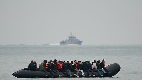 Die Migration in kleinen Booten über den Ärmelkanal ist ein Reizthema in Großbritannien.  (Archivbild)