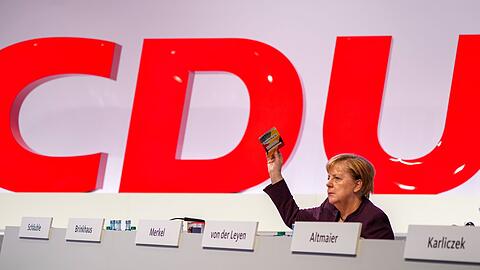 Zuletzt nahm Merkel 2019 physisch an einem Parteitag teil.