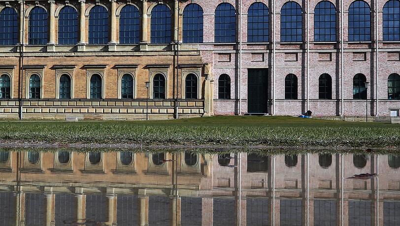 Von Dürer bis Rembrandt: Die Alte Pinakothek macht Kunst aus über 400 Jahren erlebbar. Von Dürer bis Rembrandt: Die Alte Pinakothek macht Kunst aus über 400 Jahren erlebbar.