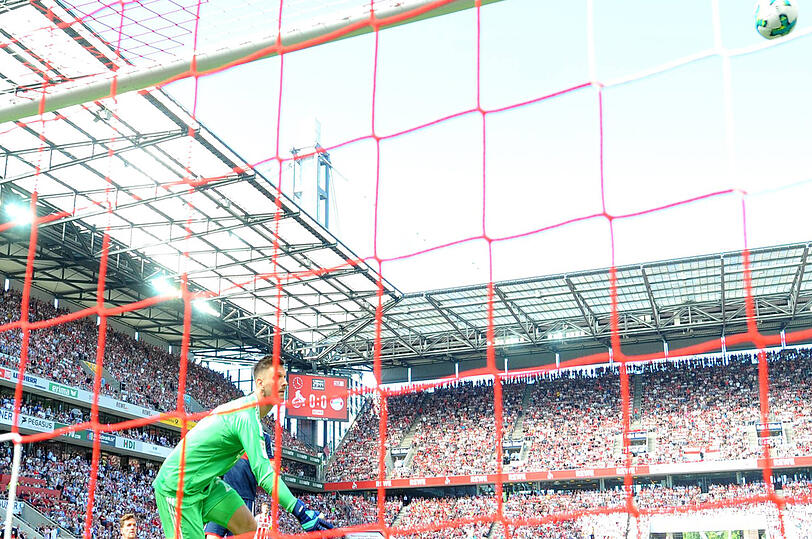 Sven Ulreich: Note 3. In Madrid mit dem bittersten Moment der Saison als ihm der Rückpass von Tolisso durchrutschte. Holte sich in Köln gleich Selbstvertrauen (zurück) als er Teroddes Schuss parierte. Ansonsten auch bei Rückpässen, wenn das Publikum raunte, souverän und ohne Wackler.