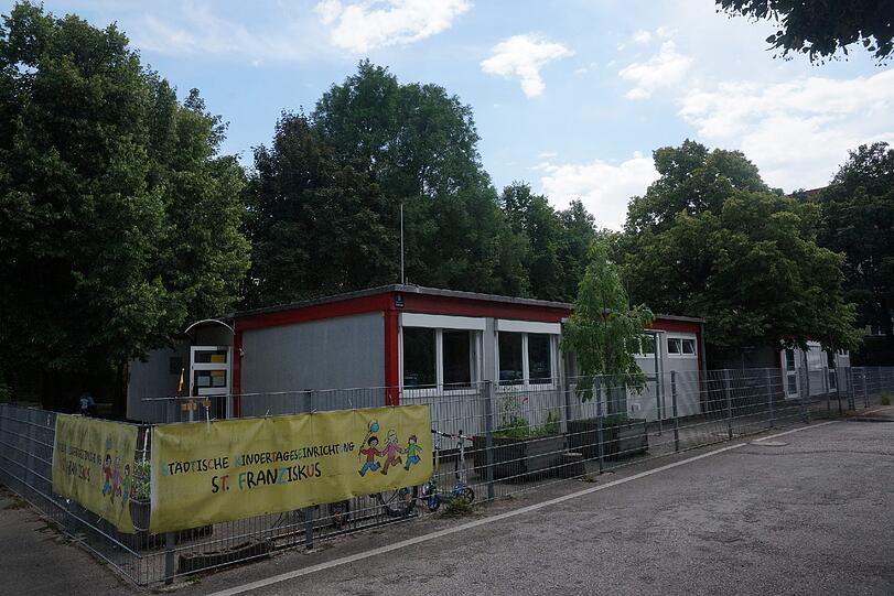 Der Kindergarten soll dort auch dauerhaft bleiben - doch die Stadtverwaltung stellt sich quer.