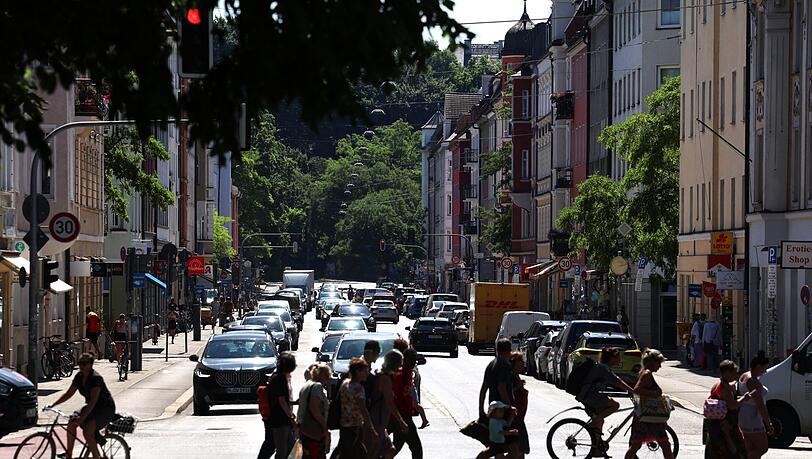 Ein ganz eigener Kosmos: die Humboldtstraße an der Grenze zwischem Au und Untergiesing - hier mit Blick Richtung Giesinger Berg.