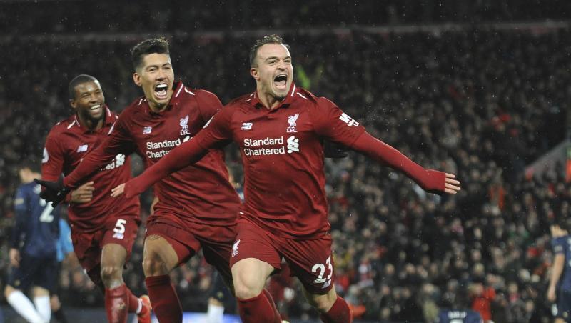 Der FC Liverpool gewinnt bleibt nach dem 17. Spieltag Tabellenführer. Der FC Liverpool gewinnt bleibt nach dem 17. Spieltag Tabellenführer.