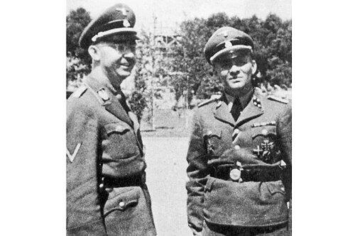 Zwei Monster unter sich: SS-Chef Heinrich Himmler (links) und Rudolf Höß.