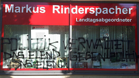Die Schmierereien wurden inzwischen wieder entfernt.