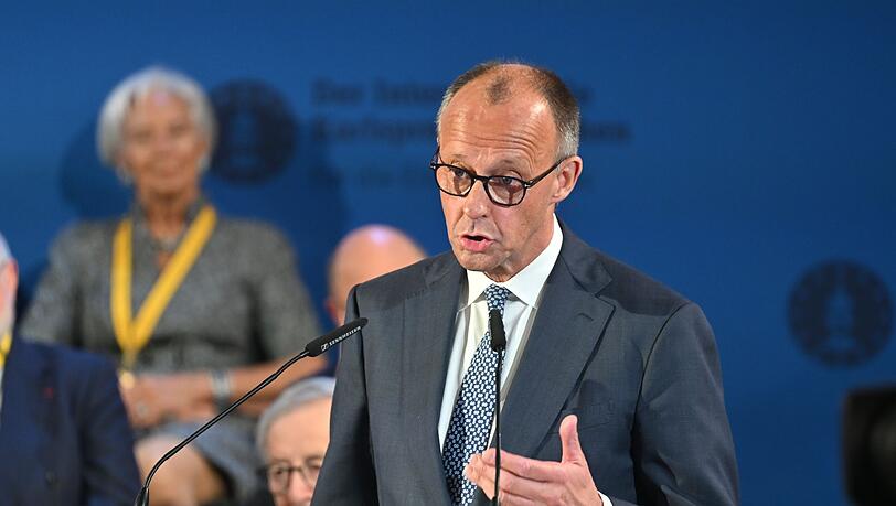 Bundeskanzler Friedrich Merz (CDU) hat bei der Karlspreis-Verleihung in Aachen Reformen angemahnt. Bundeskanzler Friedrich Merz (CDU) hat bei der Karlspreis-Verleihung in Aachen Reformen angemahnt.