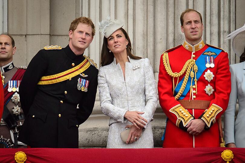Trooping the Colour. Die Queen feierte am Samstag ihren 88. Geburtstag nach. Die Bilder!