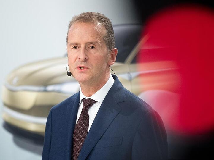 Vor mehr als 3000 Managern beklagte sich Diess in einer Videokonferenz über das Durchstechen sensibler Informationen zu den Schwierigkeiten, mit denen der Hersteller zu kämpfen hat.