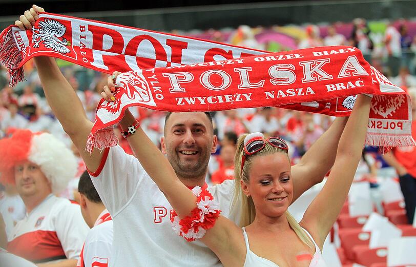 Schrill, bunt, Fußball: Das sind die besten Fan-Kostüme zur EM 2012! Zum Durchklicken!