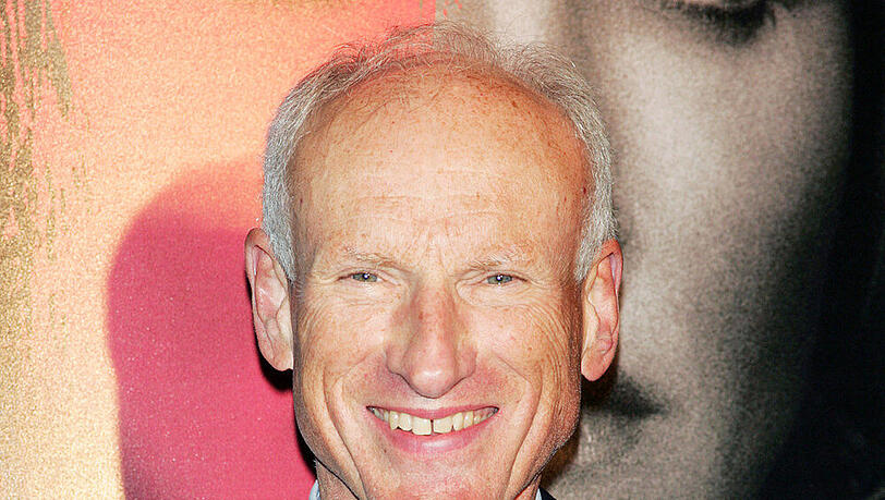 Mit seinem selbstgeschriebenen Nachruf verabschiedet sich James Rebhorn von seiner Familie Mit seinem selbstgeschriebenen Nachruf verabschiedet sich James Rebhorn von seiner Familie