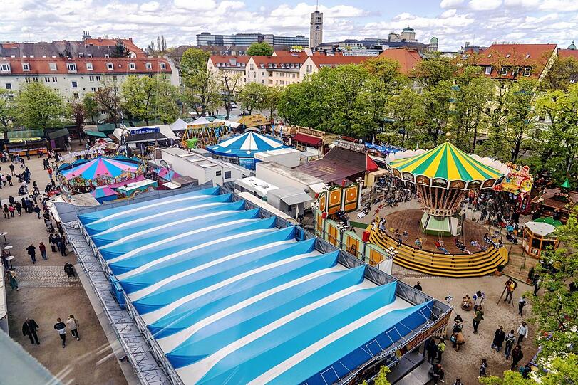 Traditionell eine schöne Sache: So schaut die Dult aus. Immer noch mitten in der Stadt - und immer noch mit den traditionellen Fahrgeschäften.