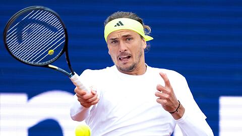 Alexander Zverev zeigte lange Zeit ein schwaches Viertelfinale, kämpfte sich aber doch zurück.