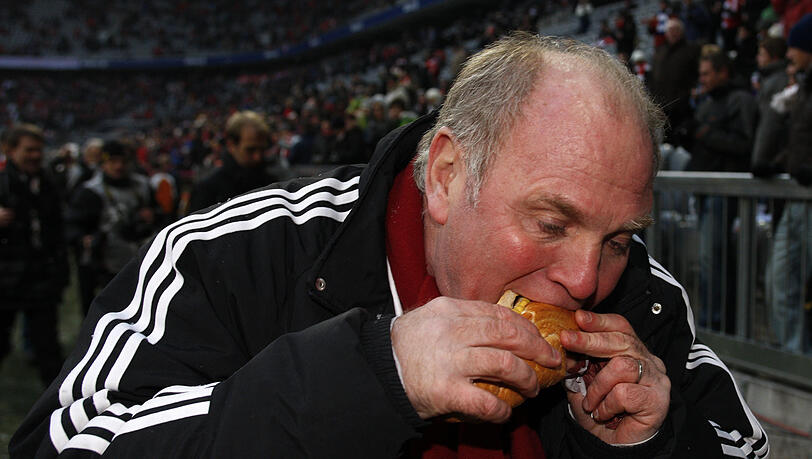 Kann in Zukunft Würste aus Familien-Produktion in der Allianz Arena essen: Bayern-Präsident Uli Hoeneß. Kann in Zukunft Würste aus Familien-Produktion in der Allianz Arena essen: Bayern-Präsident Uli Hoeneß.