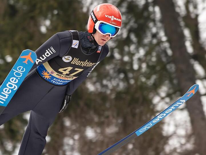Stephan Leyhe aus Deutschland springt von der Mühlenkopfschanze.
