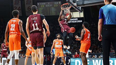 Im Finale setzte sich der FCB um Serge Ibaka (2.v.r) gegen Ulm durch.