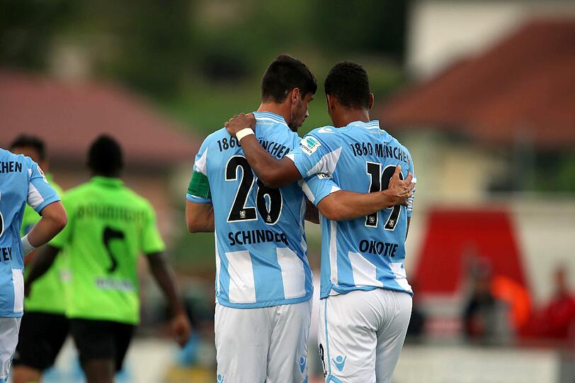 Christopher Schindler Rubin Okotie nach dem 1:1.
