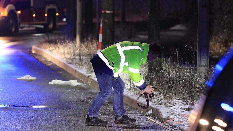...die Polizei ermittelt, man geht von einem Unfallgeschehen aus.