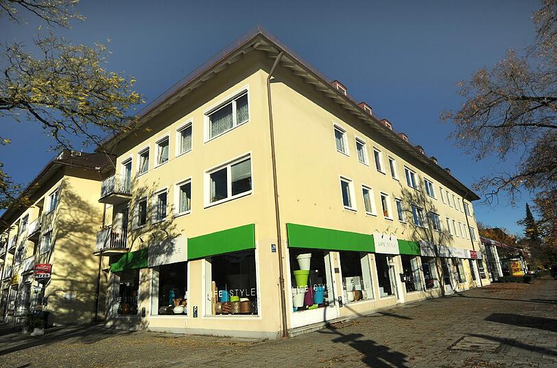 In diesem Haus in der Fürstenrieder Straße haben die Dealer laut Zoll ihre Geschäfte besprochen.