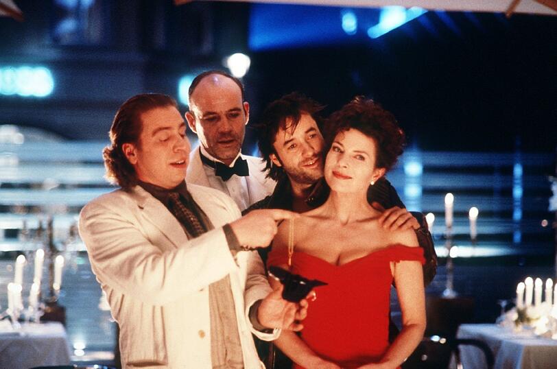 Mit 3,2 Millionen Besuchern ein mörderisch erfolgreicher Film über die mörderische Frage, wer mit wem schlief: "Rossini" lief im Januar 1997 - vor 15 Jahren - im Kino an. Auf dem Bild (v. l. n. r.): Armin Rohde, Heiner Lauterbach, Jan-Josef Liefers und Gudrun Landgrebe.