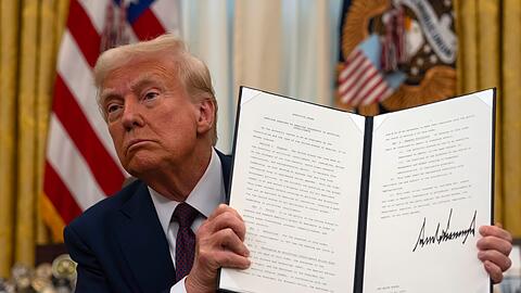 In den ersten 100 Tagen unterschrieb Trump über 100 Dekrete. (Archivbild)