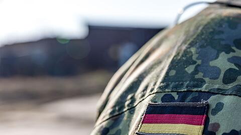 Die Bundeswehr will Bescheid wissen, wo sich m&ouml;gliche Wehrdienstleistende aufhalten. (Symbolbild)