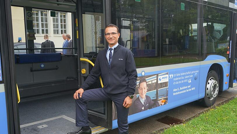 Am Anfang war George Kasho (51) noch bei jeder Fahrt nervös, mittlerweile fühlt er sich aber ziemlich wohl. Am Anfang war George Kasho (51) noch bei jeder Fahrt nervös, mittlerweile fühlt er sich aber ziemlich wohl.
