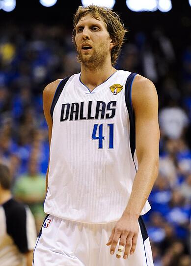 Dirk Nowitzki und seine Dallas Mavericks gleichen in der NBA-Finals-Serie zum 2:2 aus.