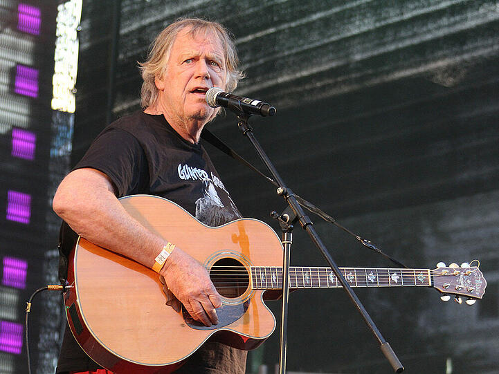 Laut einer Astrologin wird Gunter Gabriel so sterben, wie die Fans ihn kennen: mit der Gitarre in der Hand