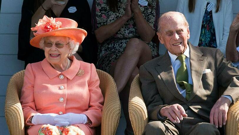 Queen Elizabeth II. und Prinz Philip feiern 73. Hochzeitstag Queen Elizabeth II. und Prinz Philip feiern 73. Hochzeitstag