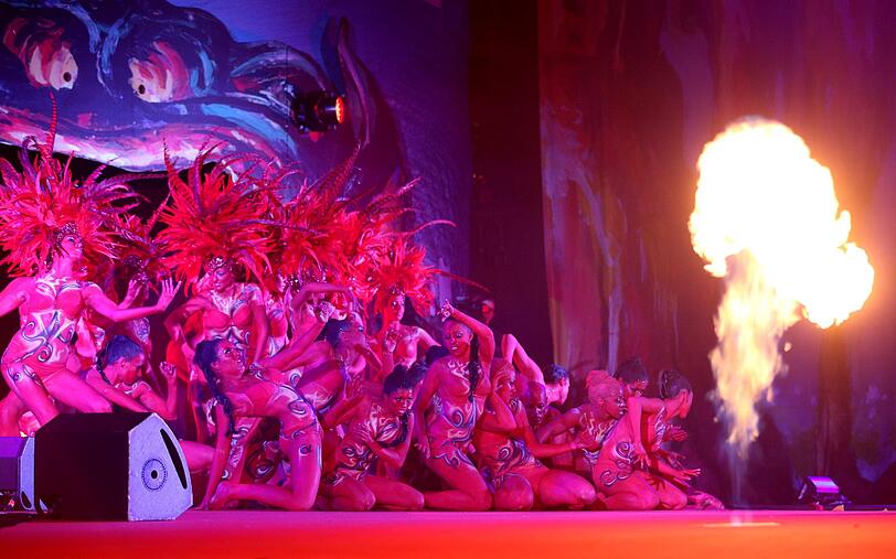 Mit einer spektakulären Feuer-Show wurde den Gästen eingeheizt!