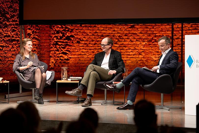 Die Jury tagt live in der Allerheiligenhofkirche. Die Jury tagt live in der Allerheiligenhofkirche.