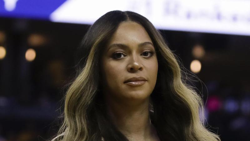 Beyoncé hat sich in der Debatte über Rassismus und Polizeigewalt mit einer positiven Botschaft zu Wort gemeldet. Beyoncé hat sich in der Debatte über Rassismus und Polizeigewalt mit einer positiven Botschaft zu Wort gemeldet.