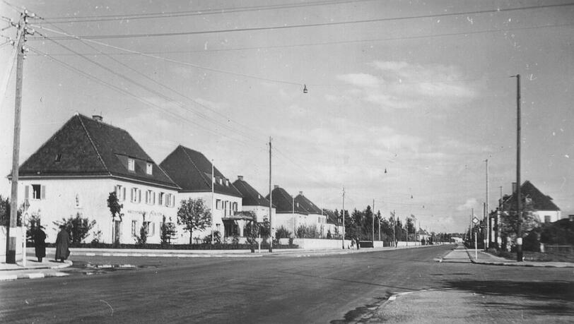 Die Kreuzung Verdistraße/Grandl-/Wöhlerstraße gegen 1940. Die Kreuzung Verdistraße/Grandl-/Wöhlerstraße gegen 1940.