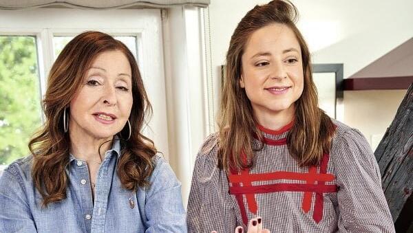 Vicky Leandros mit Tochter Sandra, die beim Buch mitgeholfen hat.
