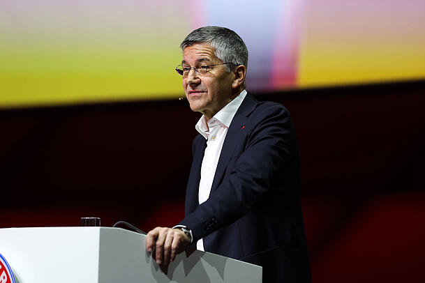 Einer der schlagfertigen Redner auf der Jahreshauptversammlung des FC Bayern: Klub-Präsident Herbert Hainer. Einer der schlagfertigen Redner auf der Jahreshauptversammlung des FC Bayern: Klub-Präsident Herbert Hainer.