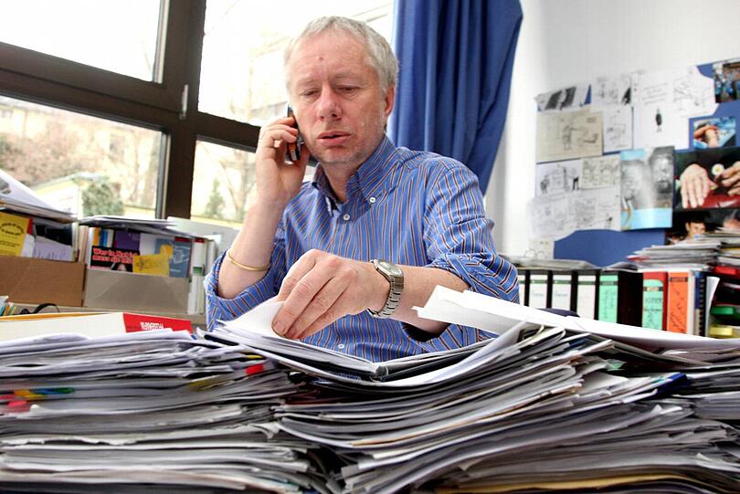Der Pflegexperte Claus Fussek rät, Pflegeheime einige Male zu besuchen, um sich ein genaues Bild zu machen.