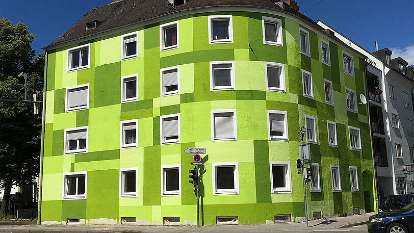 Bleibt dieses Haus so grün oder muss es dezenter gestrichen werden? Das muss jetzt ein Gericht klären.	Fotos: Rebl Malereibetrieb