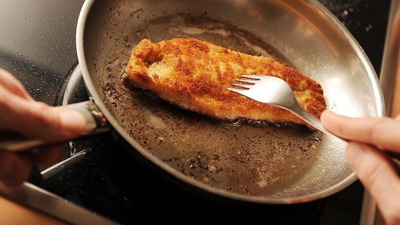 Ein in der Pfanne vergessenes Schnitzel löste in Bad Brückenau einen Großeinsatz der Feuerwehr aus.