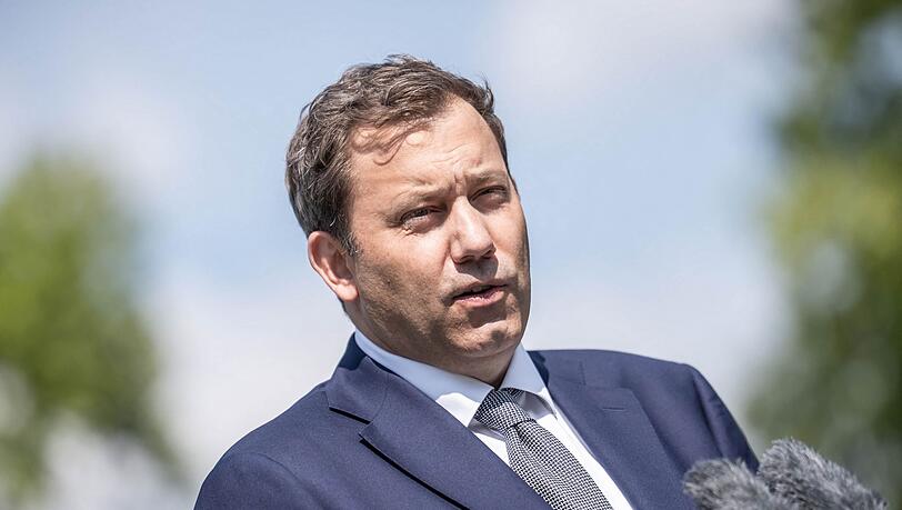 Finanzminister Klingbeil schaltet sich in das &Uuml;bernahmeringen zwischen Commerzbank und Unicredit ein. (Archivbild)