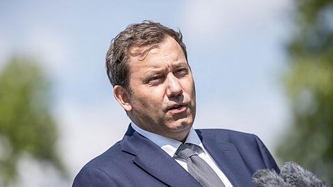 Finanzminister Klingbeil schaltet sich in das &Uuml;bernahmeringen zwischen Commerzbank und Unicredit ein. (Archivbild)