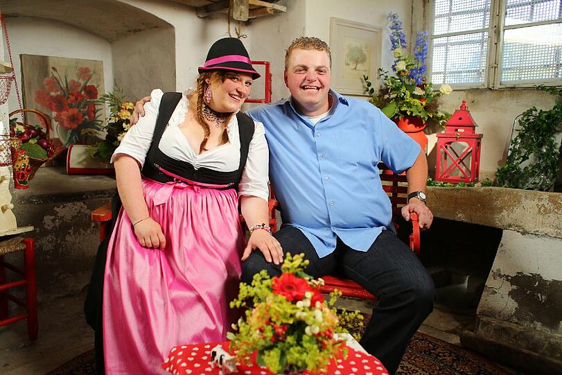 Peter, der fleissige Milchbauer, hat sich auf dem Scheunenfest für Vanessa (24) aus Bayern entschieden.
