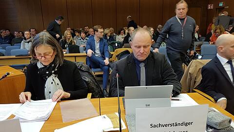 Elisabeth Nützel und Jiri Adamec berichteten am Donnerstag über die Ergebnisse der Obduktion.