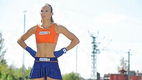 Die Münchner Kickbox-Weltmeisterin Christine Theiss. Die Münchner Kickbox-Weltmeisterin Christine Theiss.