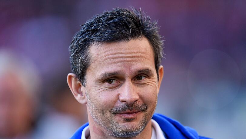 Vor dem Pokal-Duell mit dem FC Bayern schwelgt Darmstadt-Trainer Dirk Schuster in Erinnerungen. Vor dem Pokal-Duell mit dem FC Bayern schwelgt Darmstadt-Trainer Dirk Schuster in Erinnerungen.