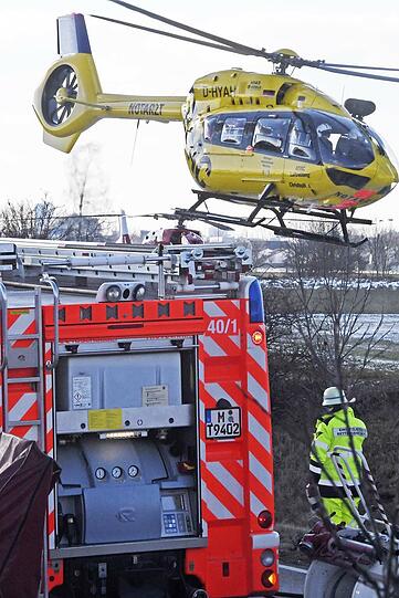 Schreckliche Bilder: Bei dem Horror-Unfall in Aschheim kammen zwei Menschen ums Leben.