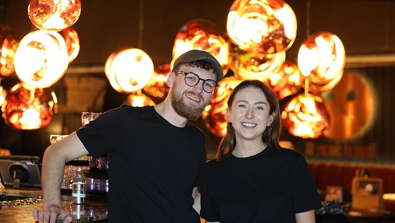 Betriebsleiterin Katharina Zellhuber (28) und Nicolas Rux (29). Betriebsleiterin Katharina Zellhuber (28) und Nicolas Rux (29).