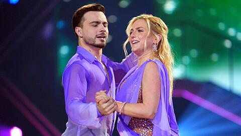 Jeanette Biedermann und Sergiu Maruster tanzen Rumba beim "Partner Switch".